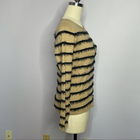 Vince Camuto Eyelash Yarn Striped Top M - Picture 4 of 8